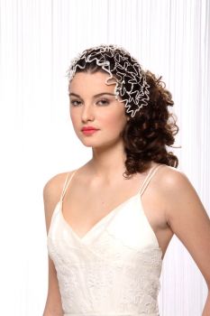 Robe Mia - incrustation broderie anglaise et coiffe serments